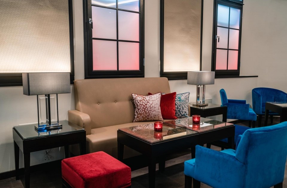 Bar Schwarzer Hahn 7