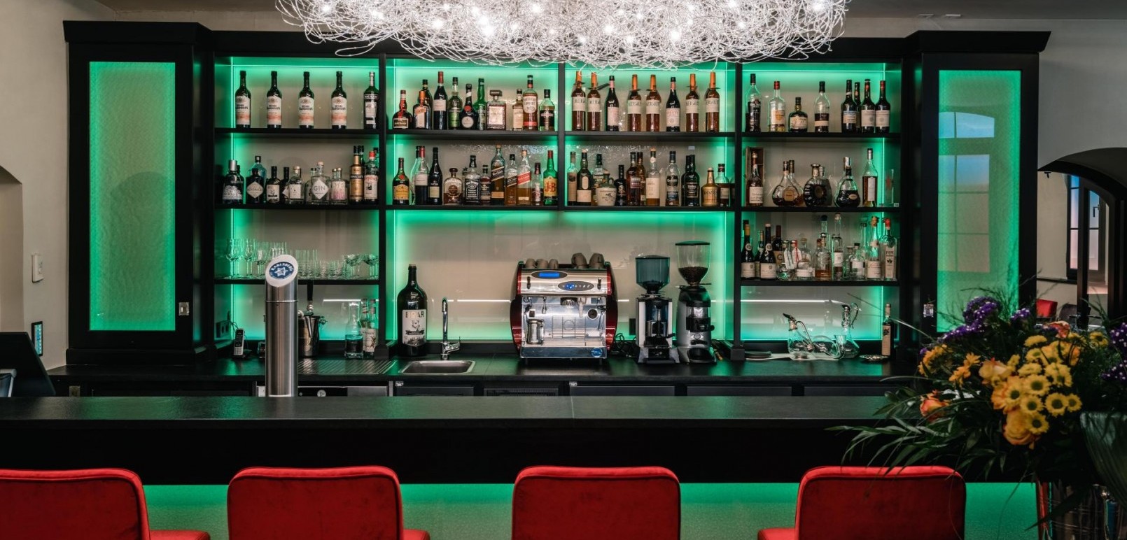 Bar Schwarzer Hahn
