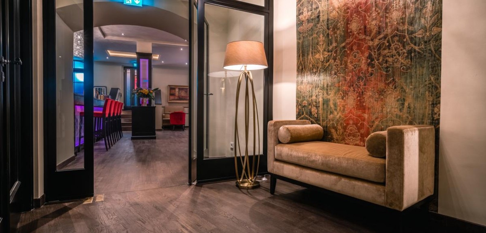 Schwarzer Hahn Eingang